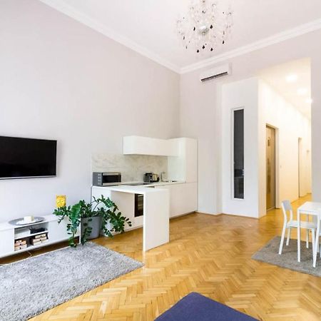 Luxury Lisbeth Apartman Budapest บูดาเปสต์ ภายนอก รูปภาพ