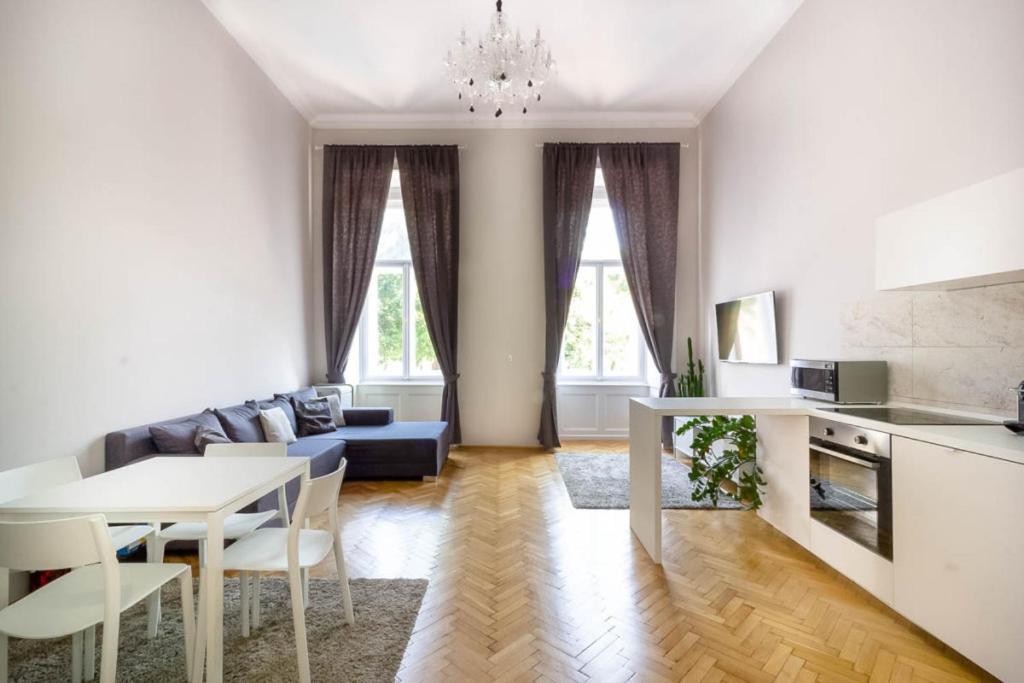 Luxury Lisbeth Apartman Budapest บูดาเปสต์ ภายนอก รูปภาพ